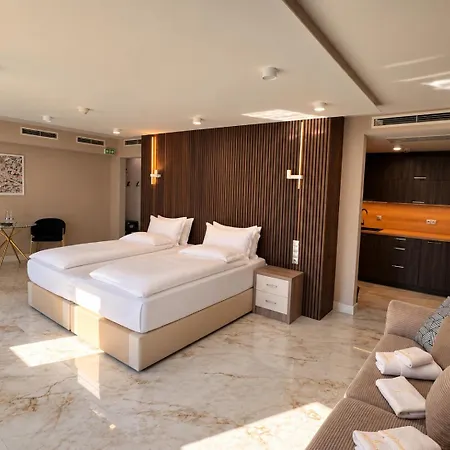 Otel Aurora 3*