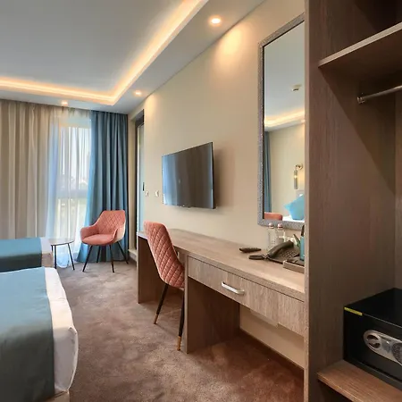 Aurora Otel 3*
