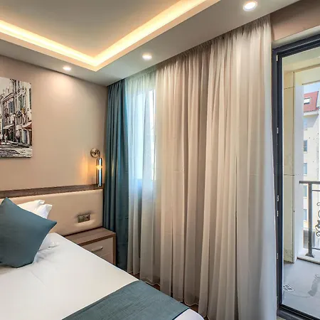 Aurora Otel